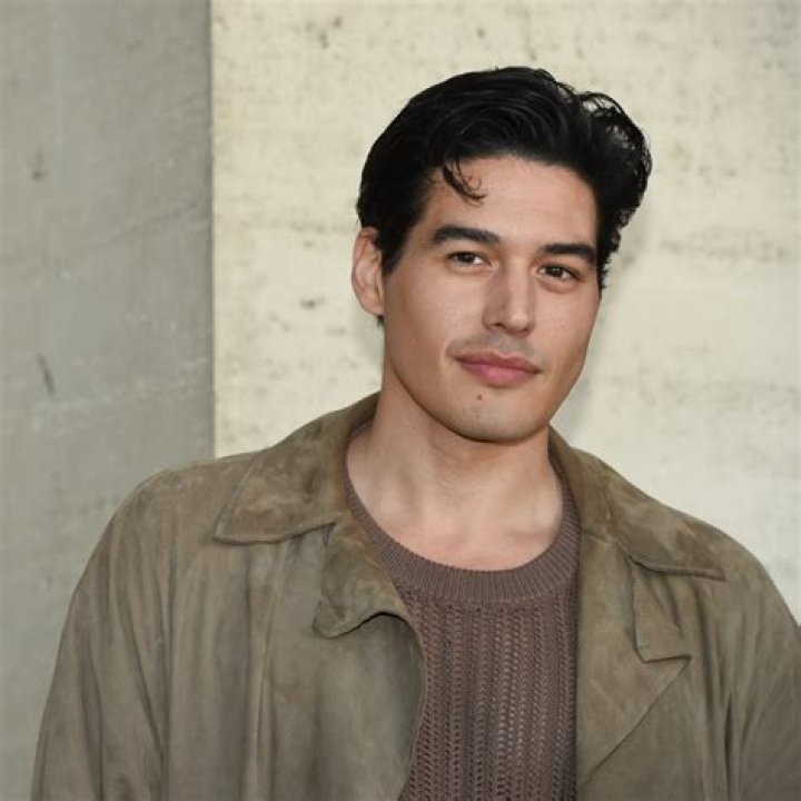 Cristiano Caccamo Height, Weight, Net Worth, Age, Birthday, Wikipedia, Who, Nationality, Biography