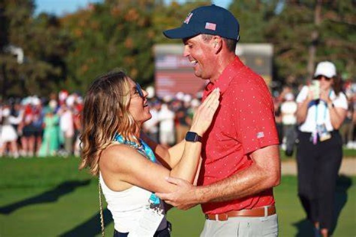 How Is Jillian Stacey Related To Carlton Fisk? Golfer Pays Tribute To Wife’s Uncle
