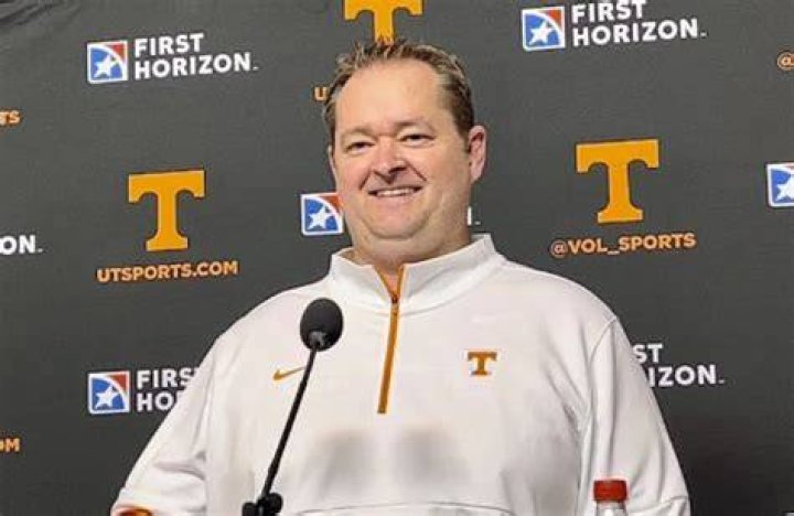 Josh Heupel Height, Weight, Net Worth, Age, Birthday, Wikipedia, Who, Nationality, Biography