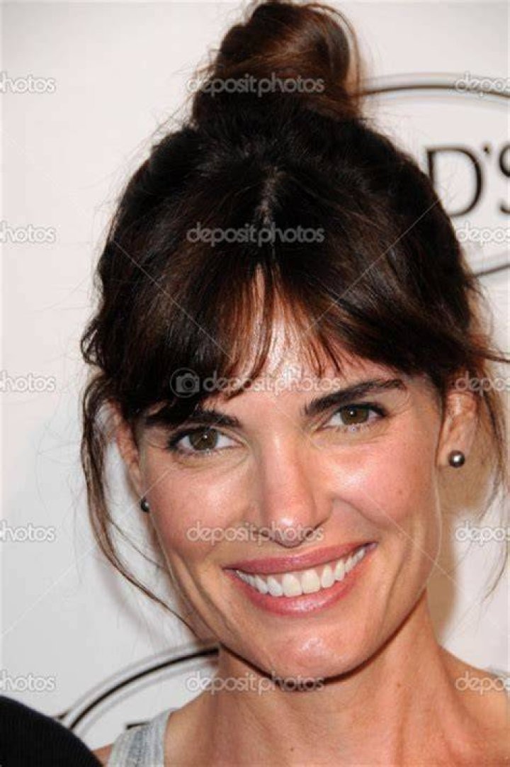 
Sarah Kozer Height, Weight, Net Worth, Age, Birthday, Wikipedia, Who, Nationality, Biography 
