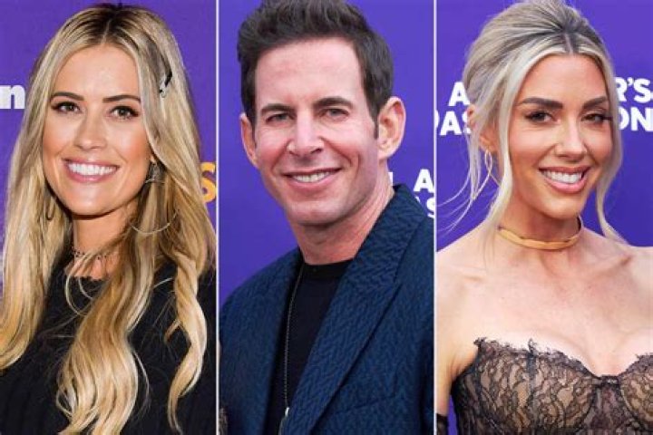 
Who is Tarek El Moussa ex-wife Christina El Moussa? What’s Her Net Worth? Her Bio: Husband, Boyfriend, Dating, Height, House, Divorce 